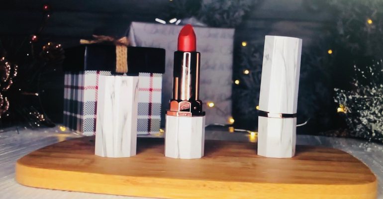 Vegan lipstick